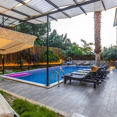 Ulugol 4 Bedroom 7343 Kalkan